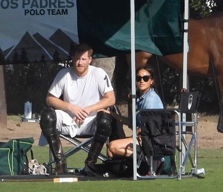Santa Barbara, CA  - Meghan Markle consoles Prince Harry by putting her hand on his knee after his Los Padres polo team lost a semi-final game against Folded Hills at the Santa Barbara Polo & Racquet Club on Friday (June 17). Meghan also hugged Harry’s teammate and pal, Nacho Figueras. The prince was also hugged by Nacho’s wife, Delfina Blaquier. Harry’s side was vying for a place in Sunday’s Chaval Athletics USPA IntraCircuit Final.  Pictured: Meghan Markle and Prince Harry  BACKGRID USA 17 JUNE 2022   USA: +1 310 798 9111 / usasales@backgrid.com  UK: +44 208 344 2007 / uksales@backgrid.com  UK Clients - Pictures Containing Children Please Pixelate Face Prior To Publication