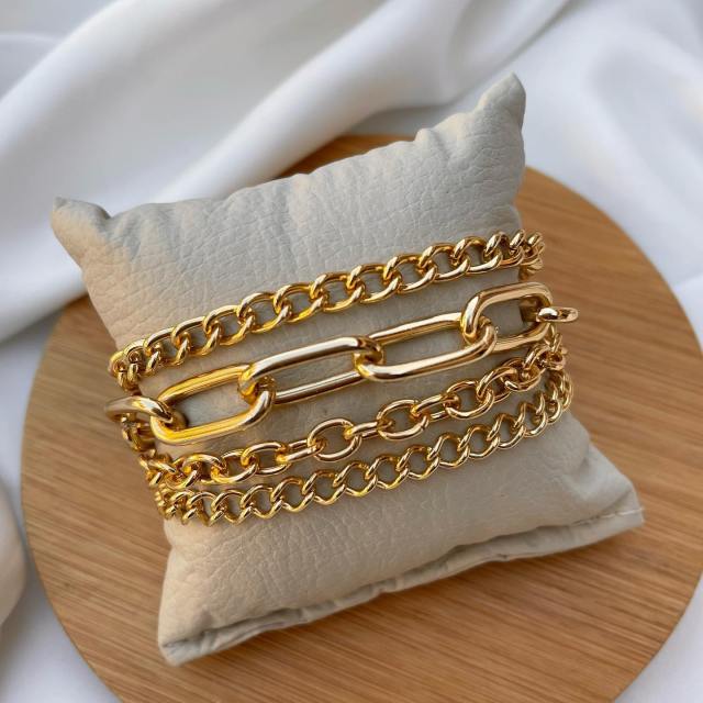 Jewelry Trends 2022: Style These Gorgeous Pieces This Season! 2 stravaganzaa Jewelry Trends 2022: Style These Gorgeous Pieces This Season!