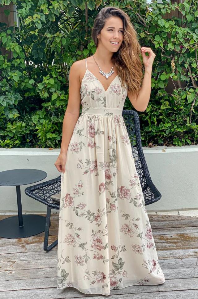 How to Wear Maxi Dresses: Versatile Outfits for Every Occasion 16 Maxi Dresses for summer