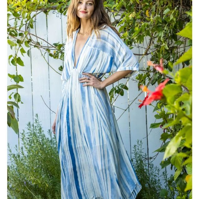 How to Wear Maxi Dresses: Versatile Outfits for Every Occasion 33 Stripes Maxi Dresses for women
