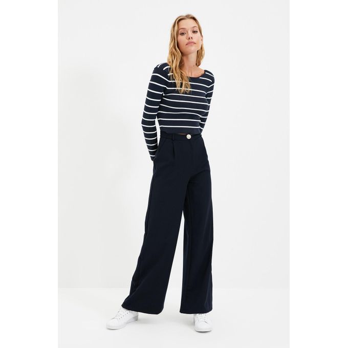 female blue pant
