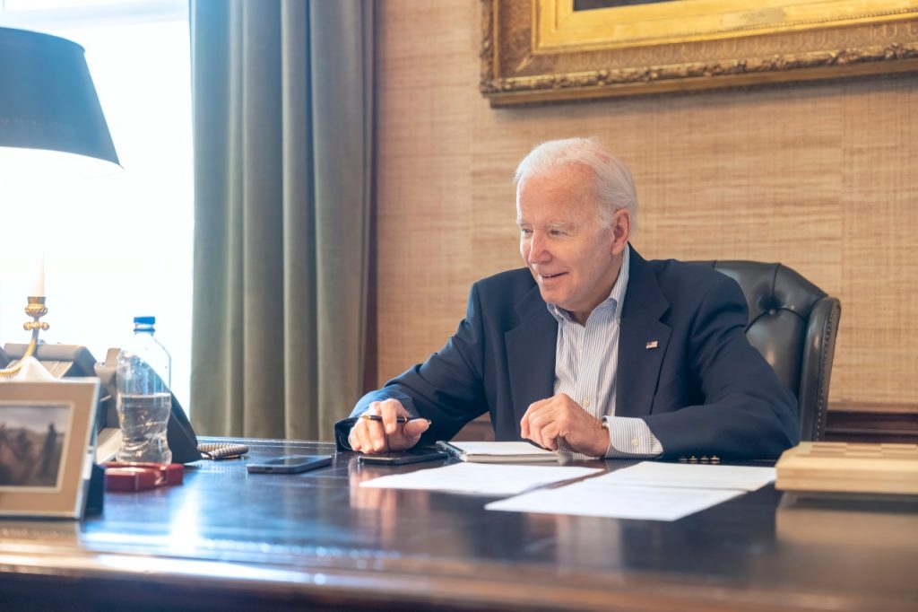 17 people determined close contacts to Biden 17 people determined close contacts to Biden
