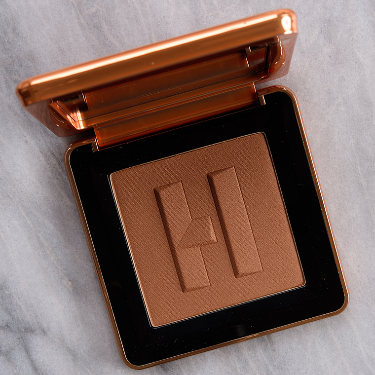 Haus Labs Medium Level 6 Power Sculpt Bronzer Review & Swatches Haus Labs Medium Level 6 Power Sculpt Bronzer Review & Swatches