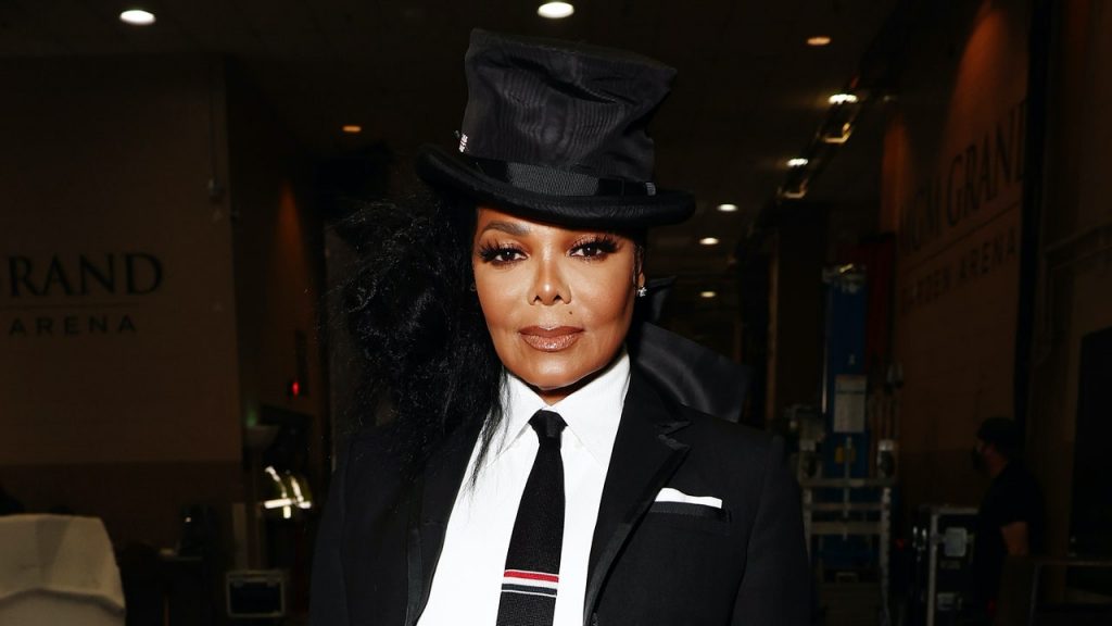 Janet Jackson’s Got the Shortest, Bluntest Bob in History Janet Jackson’s Got the Shortest, Bluntest Bob in History