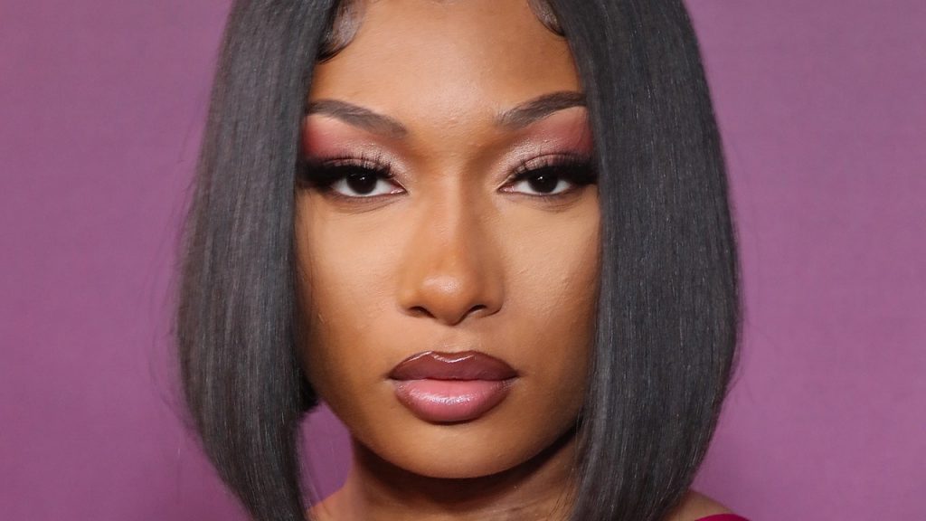 Megan Thee Stallion Has Mastered the Art of Grown-Out Curtain Bangs Megan Thee Stallion Has Mastered the Art of Grown-Out Curtain Bangs