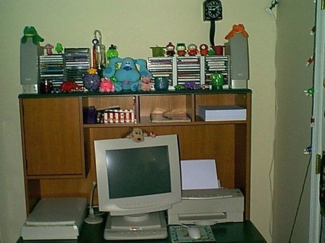 weirdcore.dreamcore 278021120 303185348459142 7400730710881266376 n Weirdcore Aesthetic Outfit Ideas: Dress yourself as the ‘Cool Weird One’