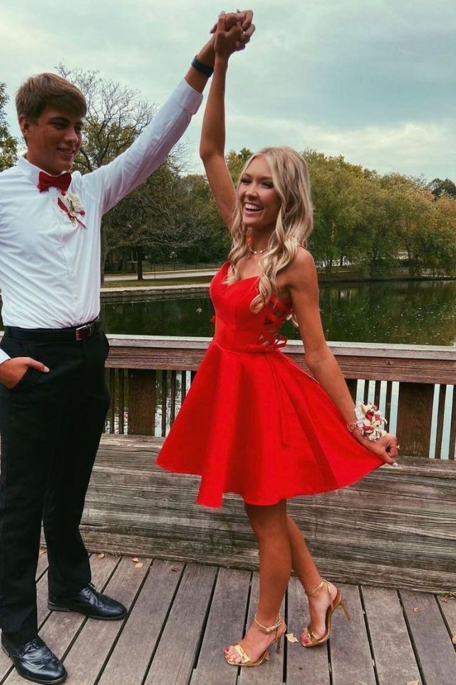 How To Choose The Perfect Homecoming Dress 4 Homecoming couples