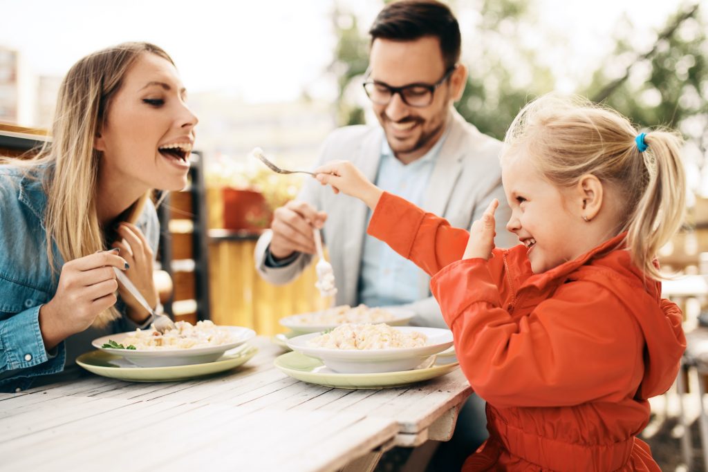 Feeding your family on a budget: 6 quick tips to lower your grocery bill Feeding your family on a budget: 6 quick tips to lower your grocery bill