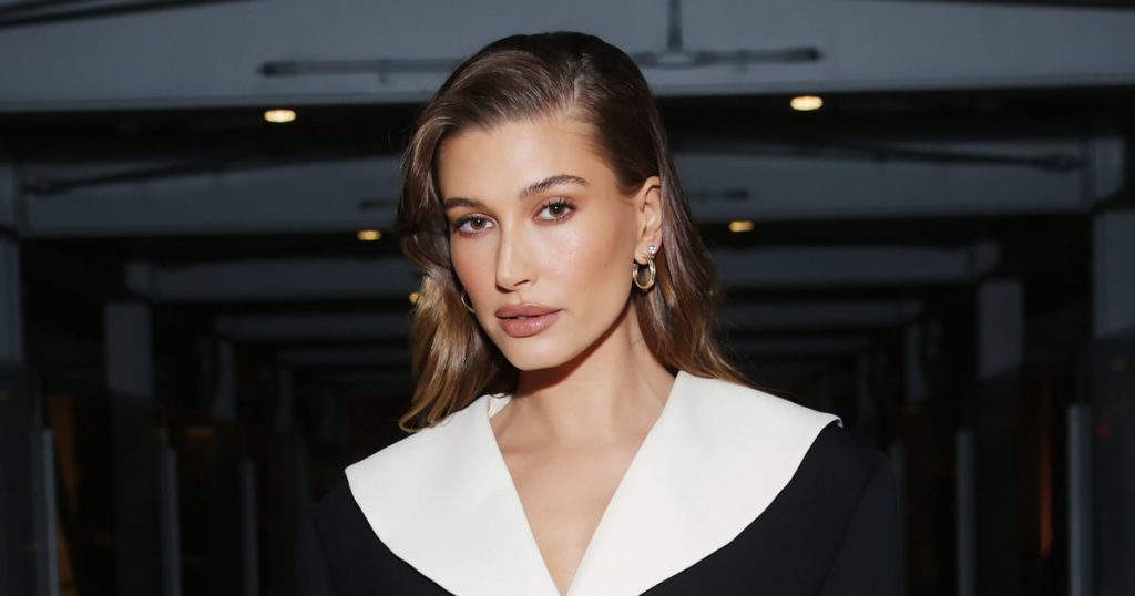 Hailey Bieber Styled a Low-Rise Mini Skirt With a Vintage Tee For a Concert Hailey Bieber Styled a Low-Rise Mini Skirt With a Vintage Tee For a Concert