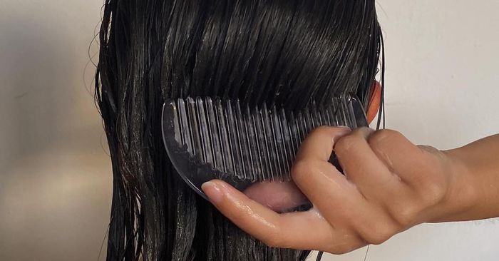 Hairstylists Are Begging You to Use These 5 Things to Repair Summer Damage Hairstylists Are Begging You to Use These 5 Things to Repair Summer Damage
