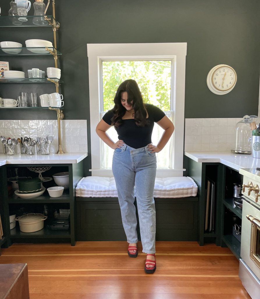 How Do Abercrombie Jeans Truly Fit? Our Shopping Director Tests Them Out and Gets Honest How Do Abercrombie Jeans Truly Fit? Our Shopping Director Tests Them Out and Gets Honest