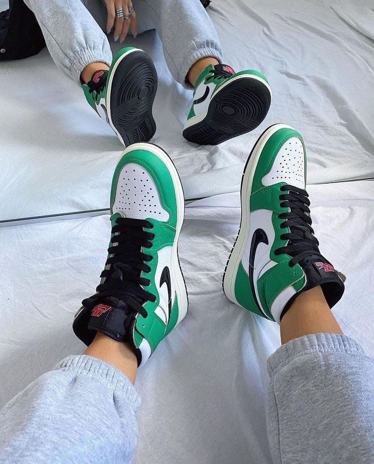 How to Style Your Sneakers – 25 Sneaker Styling Inspos You Need How to Style Your Sneakers – 25 Sneaker Styling Inspos You Need