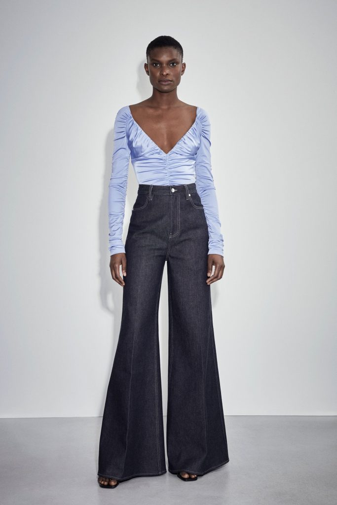 J Lo’s Extreme Flared Jeans Are a Bold Take on ’70s Style J Lo’s Extreme Flared Jeans Are a Bold Take on ’70s Style