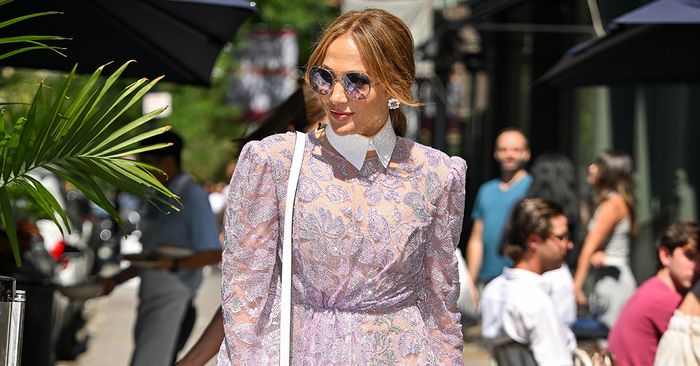 Jennifer Lopez Wore the Prettiest Shoe Trend of 2022 Jennifer Lopez Wore the Prettiest Shoe Trend of 2022