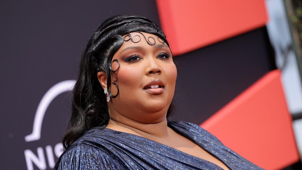 We Rarely Get to See Lizzo In Box Braids Like These We Rarely Get to See Lizzo In Box Braids Like These