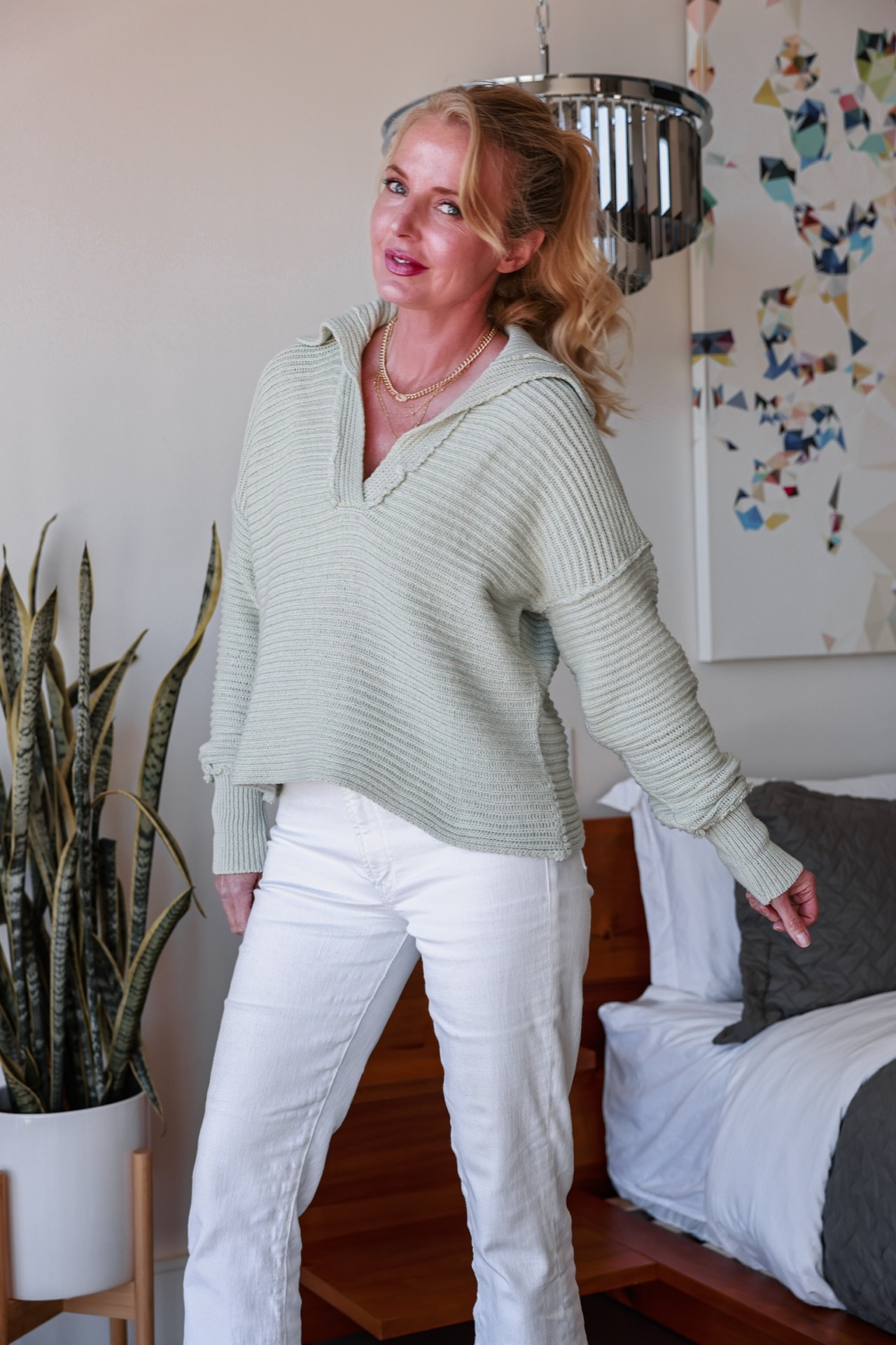 fall outfit ideas, fall outfit ideas 2022, easy fall outfit ideas, casual fall outfits, wedding guest dress ideas, fall outfits by occasion, fall events, what to wear to fall events, fall wedding guest dresses, what to wear to kids game, what to wear to school dropoff, school dropoff outfits, work from home outfits, what to wear dinner with friends, barbiecore trend, how to wear barbiecore trend, what to wear for travel, travel day outfit, gym to street style, fall beach outfit, erin busbee, busbee style, fashion over 40, mint green free people sweater, white mother jeans