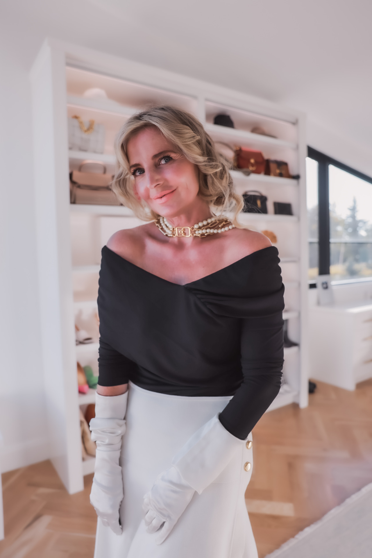 simple halloween costume, easy halloween costume, Grace Kelly Halloween costume, last-minute Halloween costume, elegant Halloween costume, sophisticated Halloween costume, stylish Halloween costume, classy Halloween costume, simple halloween costume for women, women over 40 halloween costume, best Halloween costumes, Halloween costume 2022, erin busbee, busbee style, fashion over 40, telluride, Colorado, Phillip Lim white midi skirt, DKNY black bodysuit, jimmy choo romy pumps, Kenneth jay lane pearl necklace, caroline amato white silk gloves